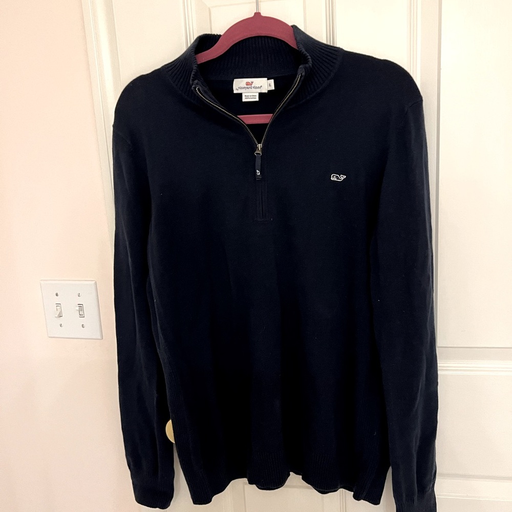 Vineyard Vines Navy blue sweater EUC worn once